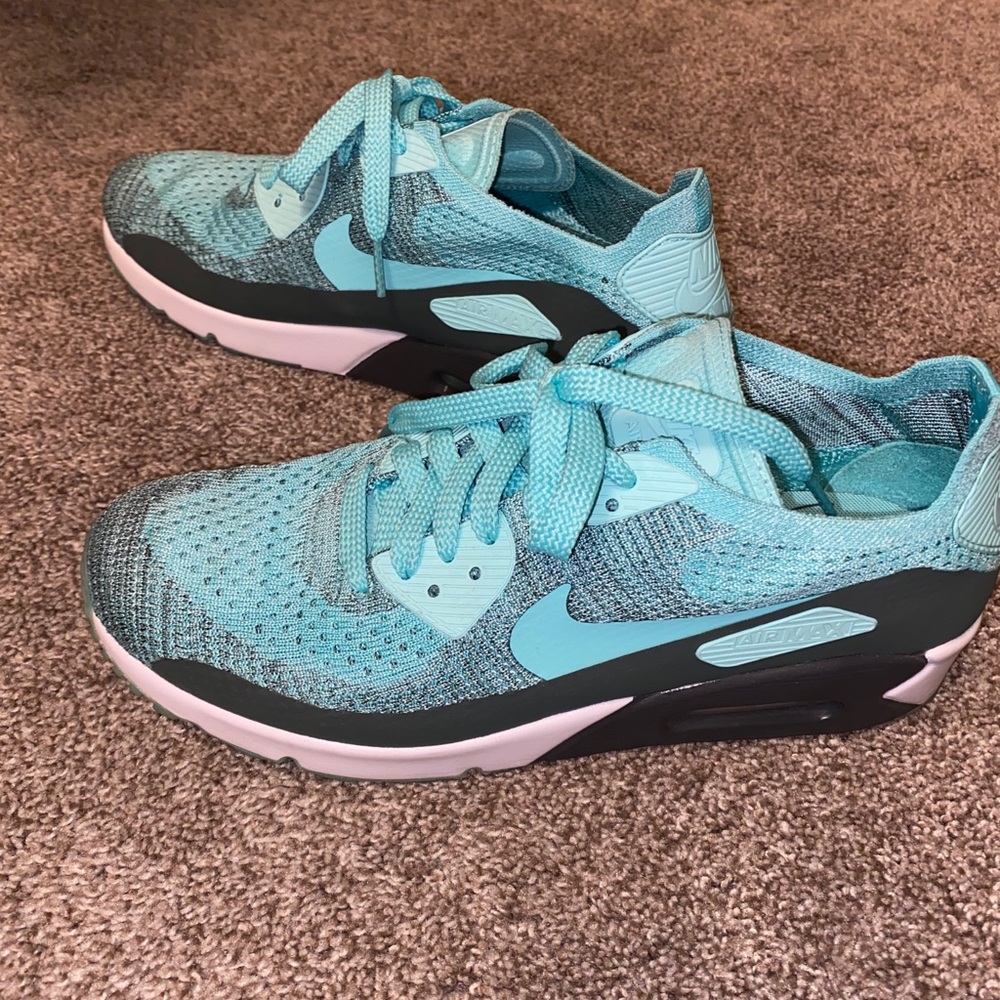 NIKE AIR MAX 90 FLYKNIT